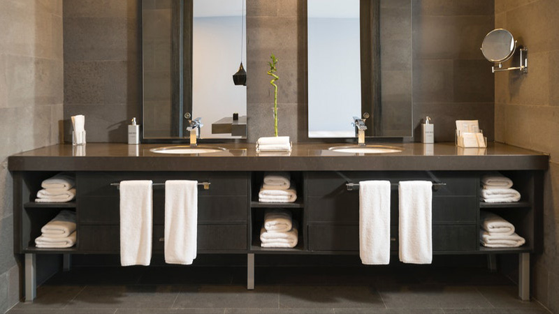 photo-of-mirrors-in-bathroom-1-1-1.jpg