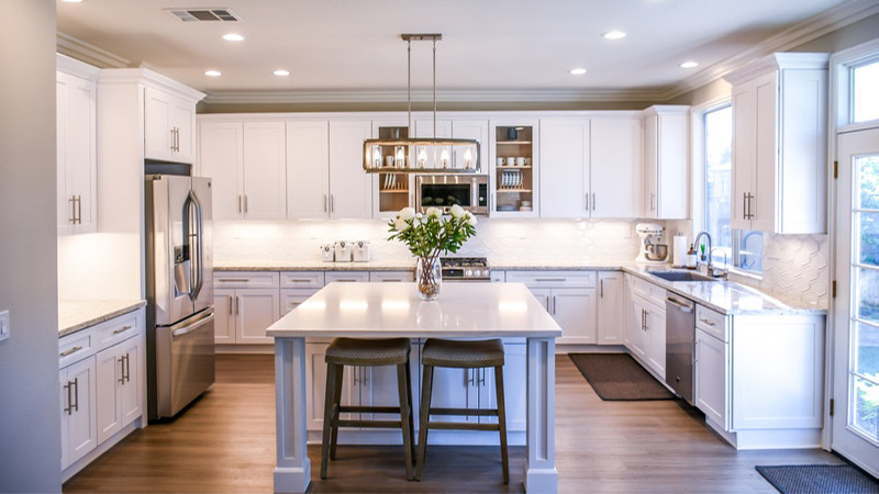 white-wooden-cupboards-1-1-1.jpg